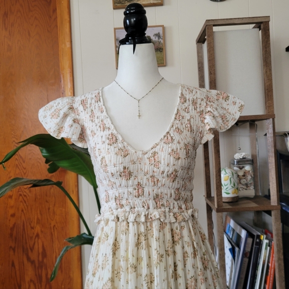 o.p.t Dresses & Skirts - Opt. 100% Cotton Gauze Pink Floral Smocked Maxi Dress